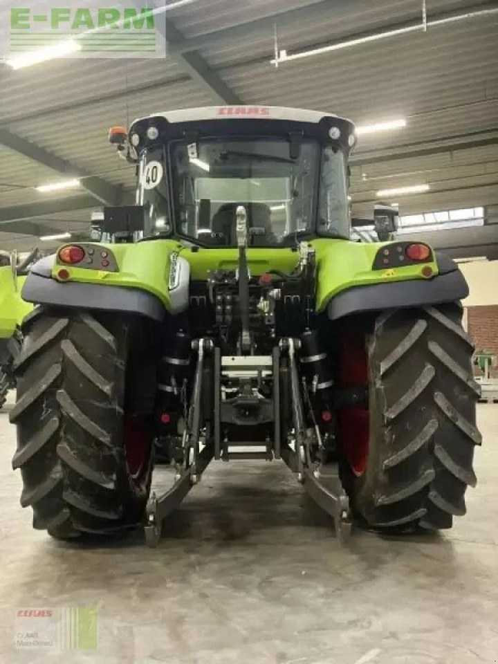 Tractor CLAAS arion 440