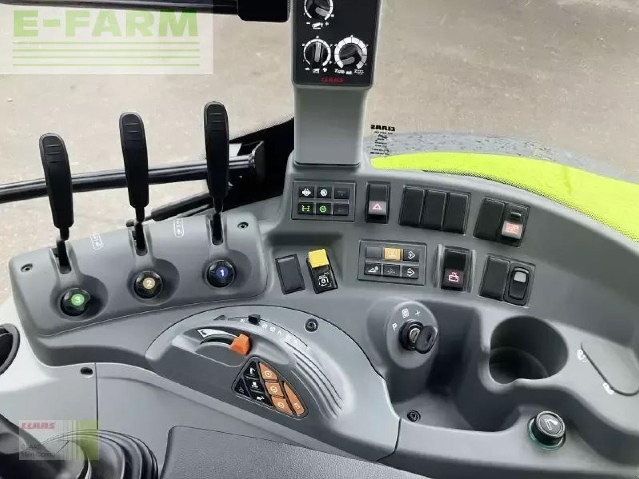 Tractor CLAAS arion 440