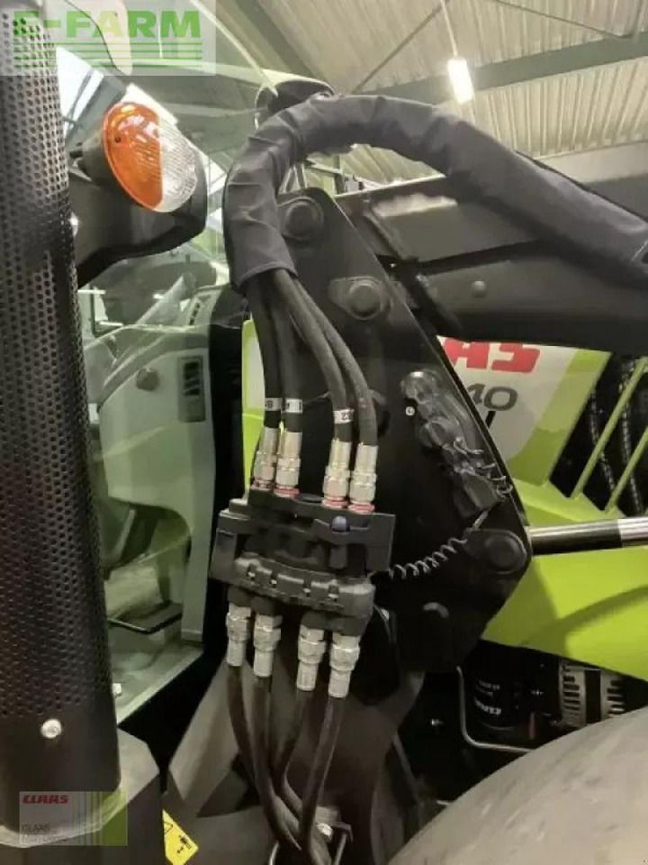 Tractor CLAAS arion 440