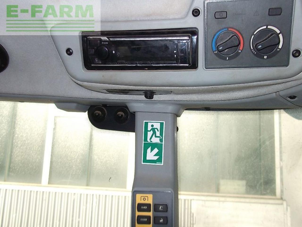 Tractor CLAAS arion 440 advanced