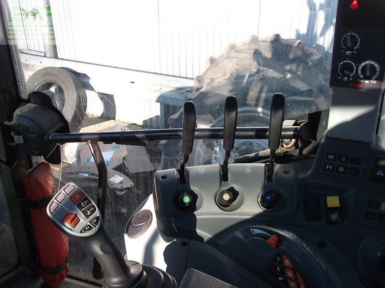 Tractor CLAAS arion 440 advanced