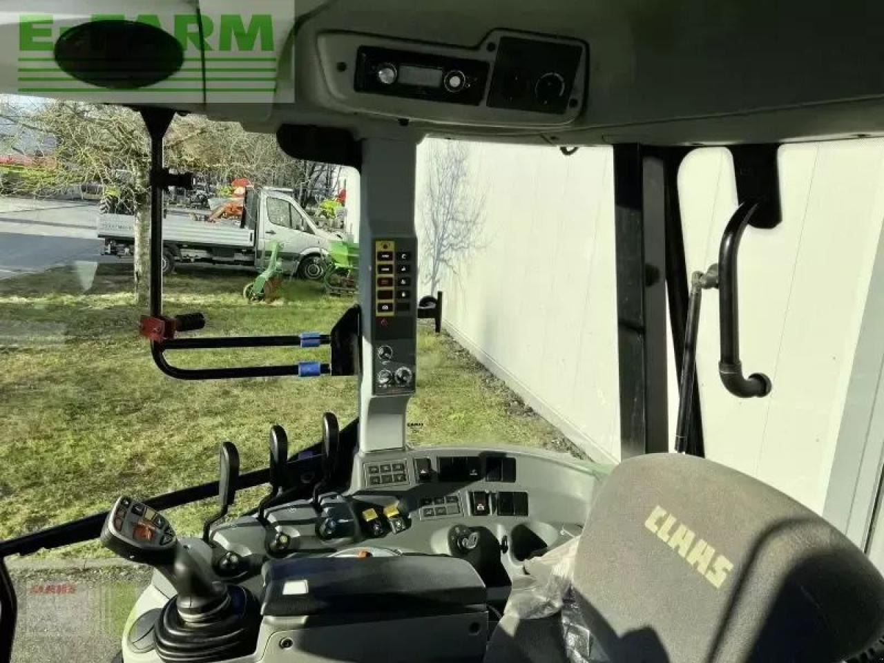 Tractor CLAAS arion 440 cis mit fl 120 CIS
