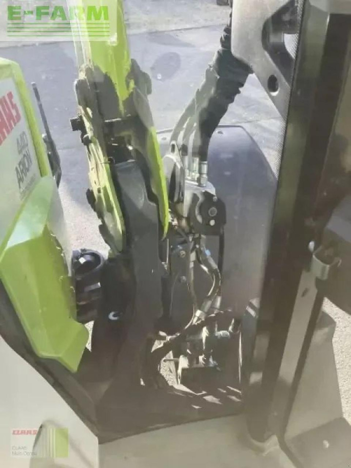 Tractor CLAAS arion 440 cis mit fl 120 CIS
