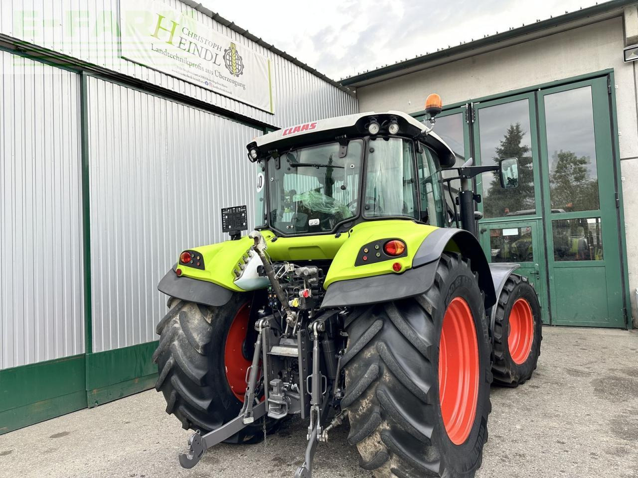 Tractor CLAAS arion 460