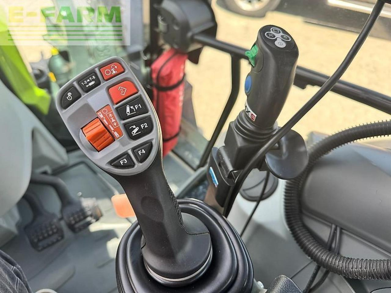 Tractor CLAAS arion 470