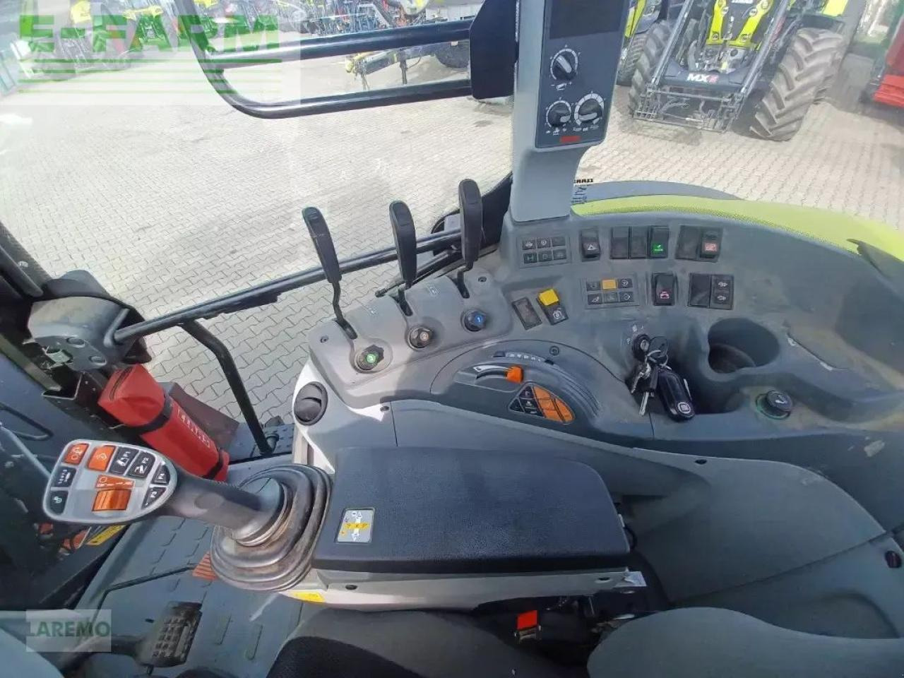 Tractor CLAAS arion 470 cis mit fl 120 c