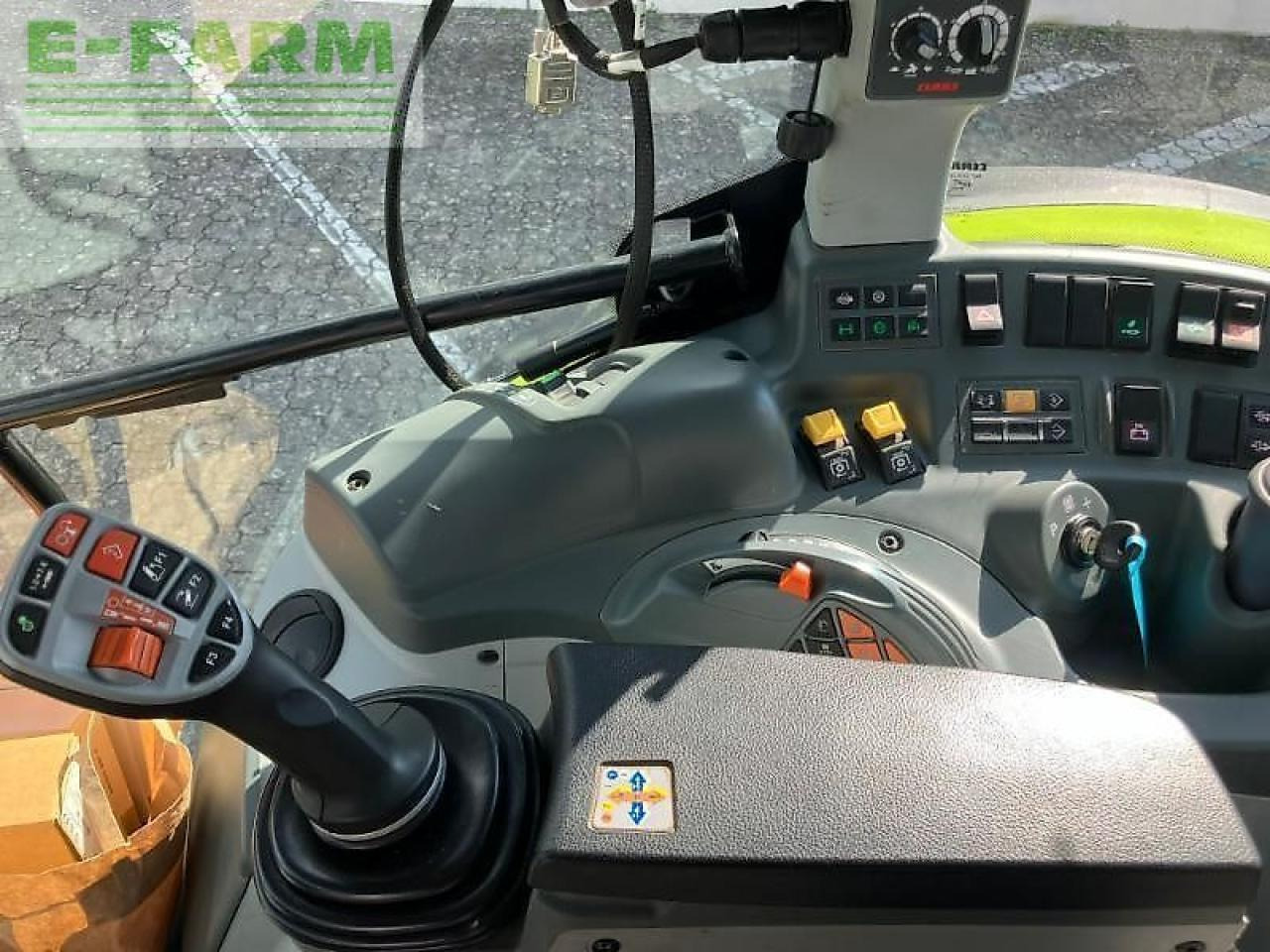 Tractor CLAAS arion 470 stage v
