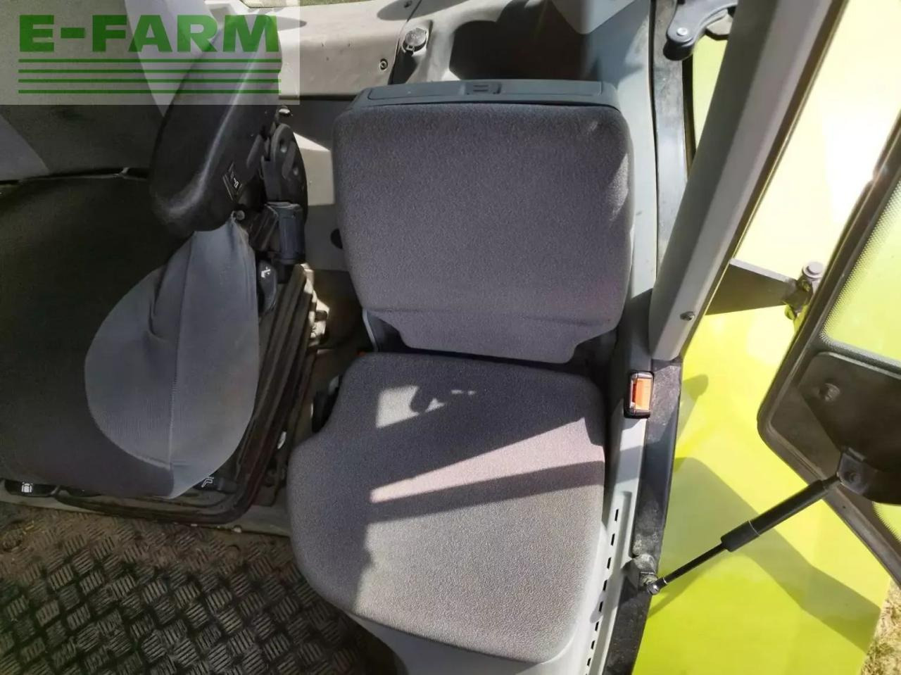 Tractor CLAAS arion 510