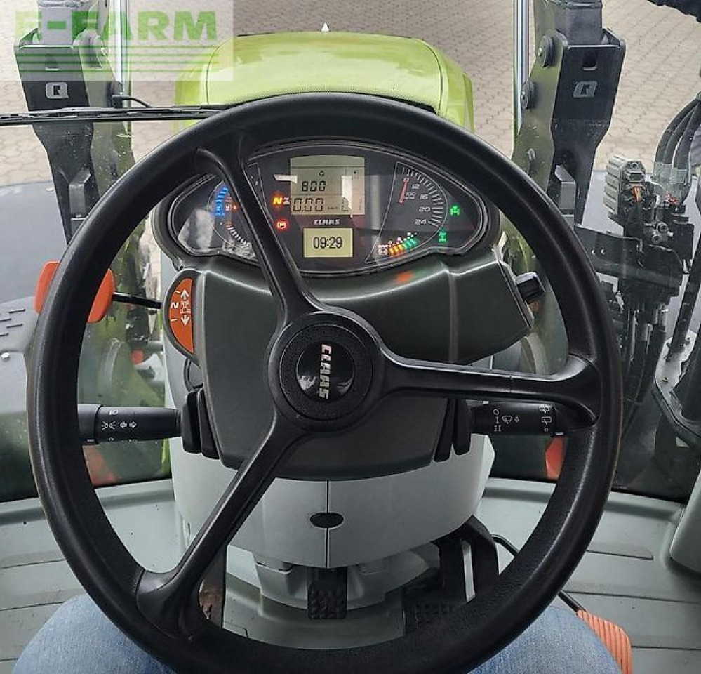 Tractor CLAAS arion 510