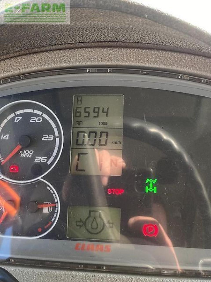 Tractor CLAAS arion 520