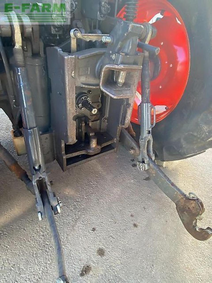 Tractor CLAAS arion 520