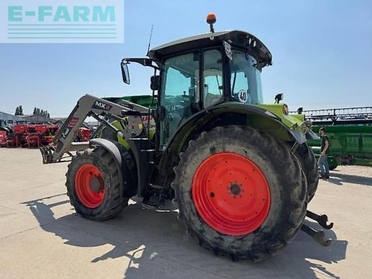 Tractor CLAAS arion 520
