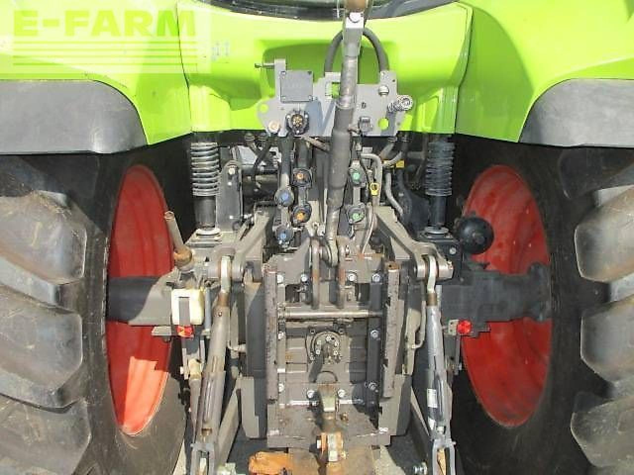 Tractor CLAAS arion 520