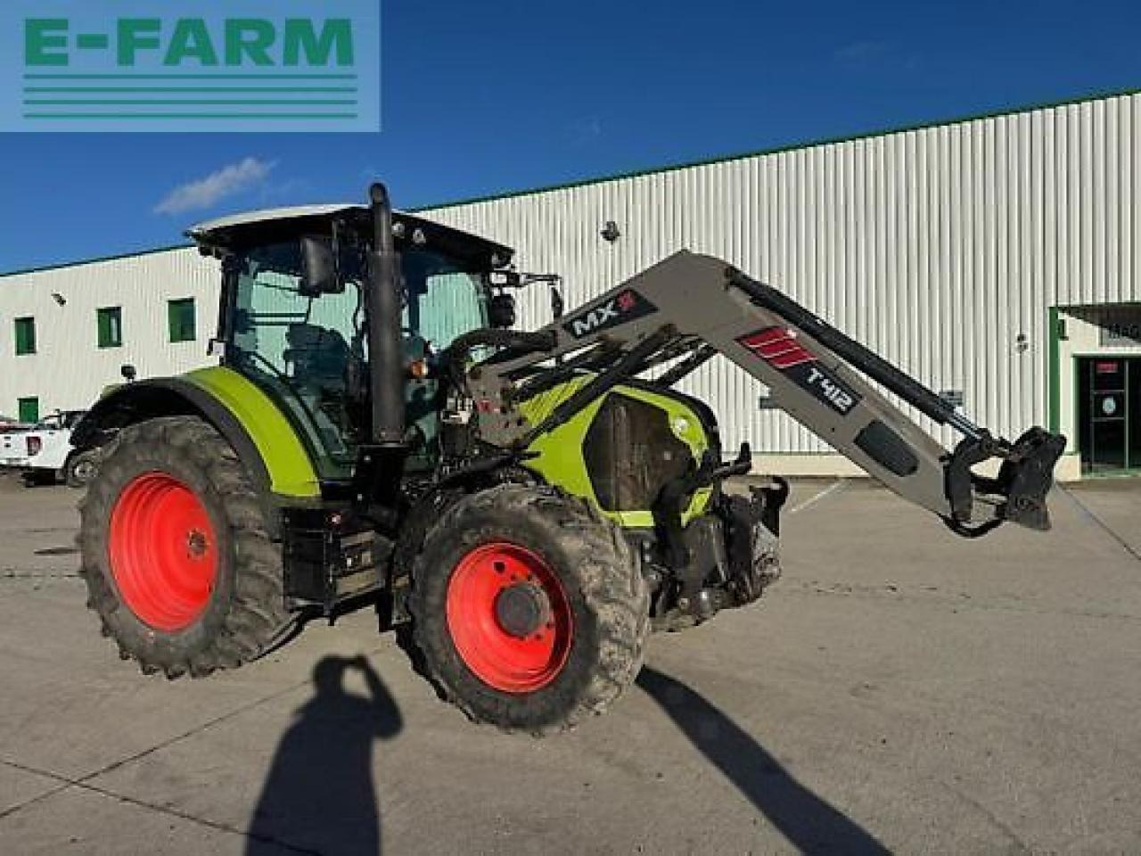 Tractor CLAAS arion 520