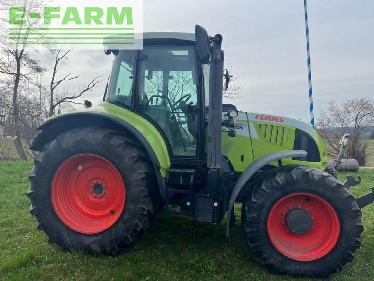 Tractor CLAAS arion 520