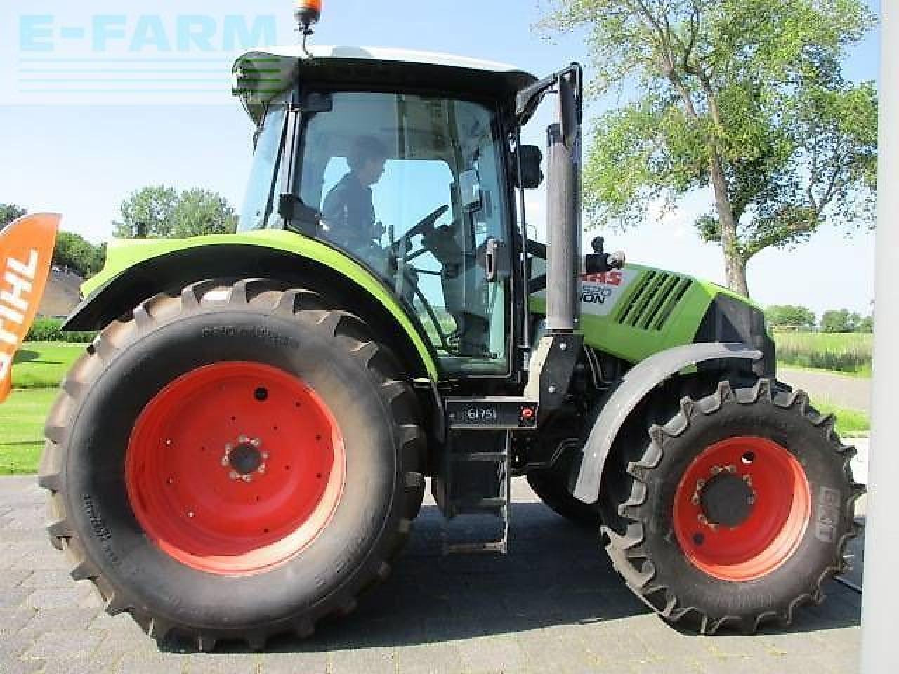 Tractor CLAAS arion 520