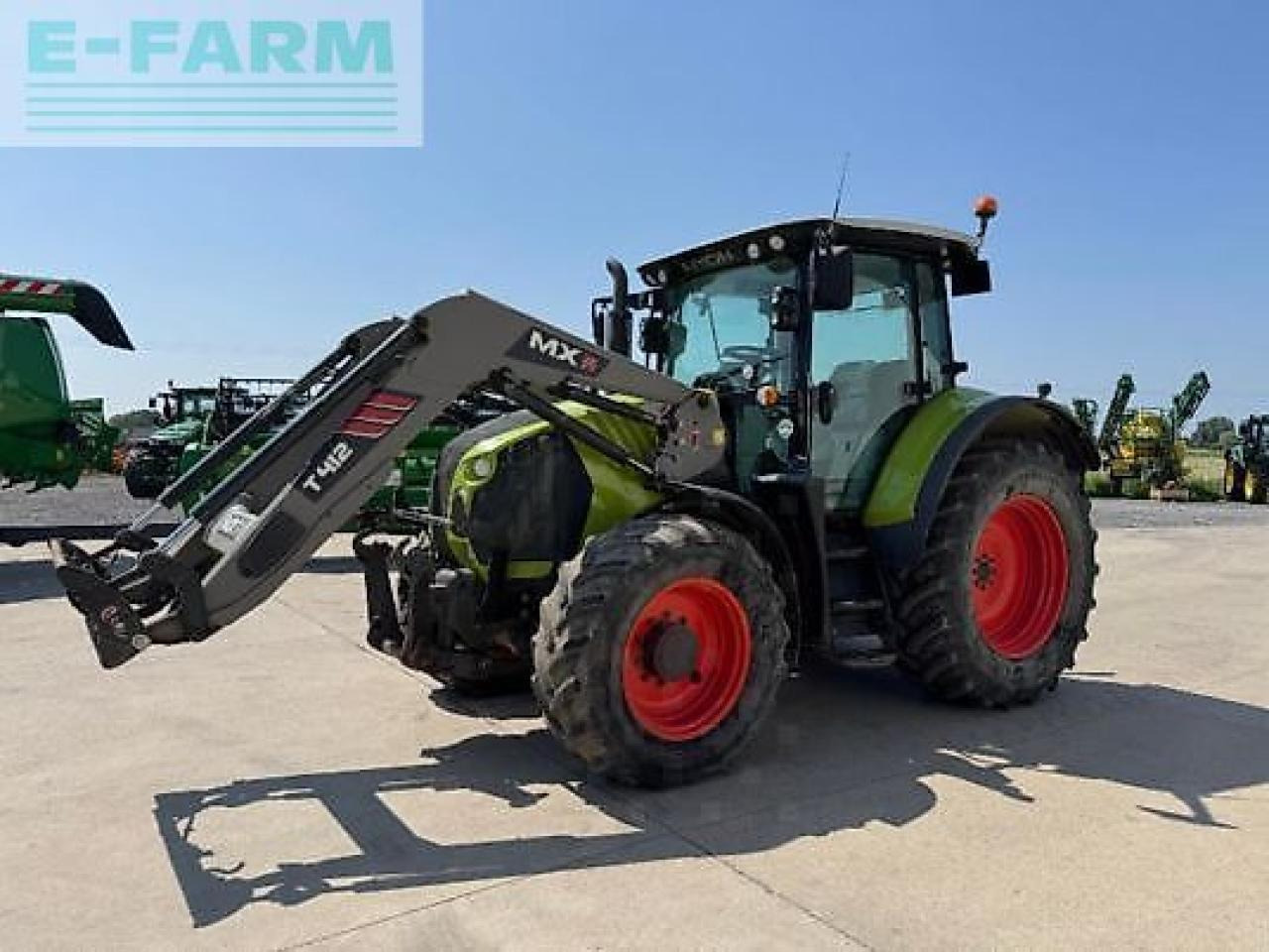 Tractor CLAAS arion 520