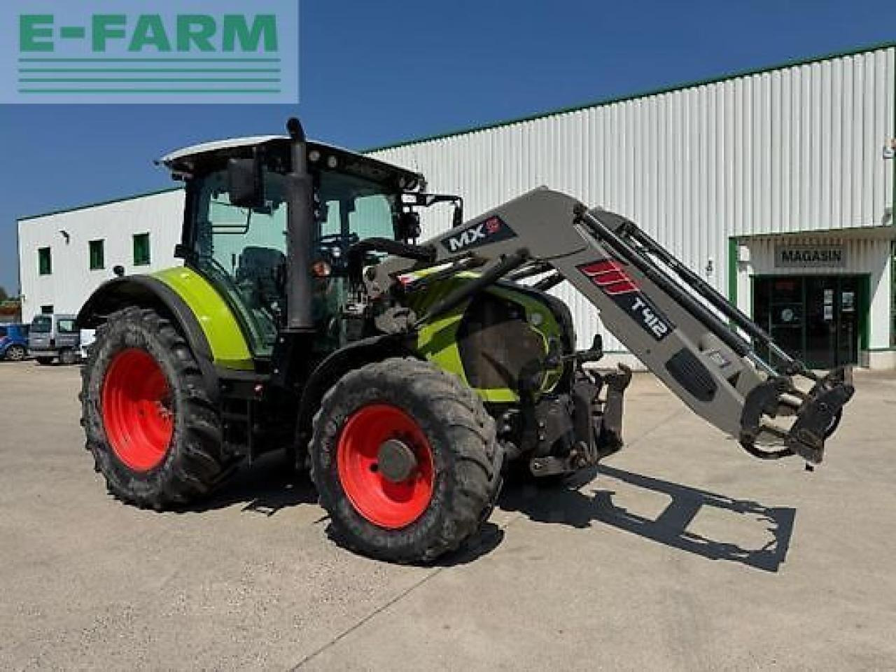 Tractor CLAAS arion 520