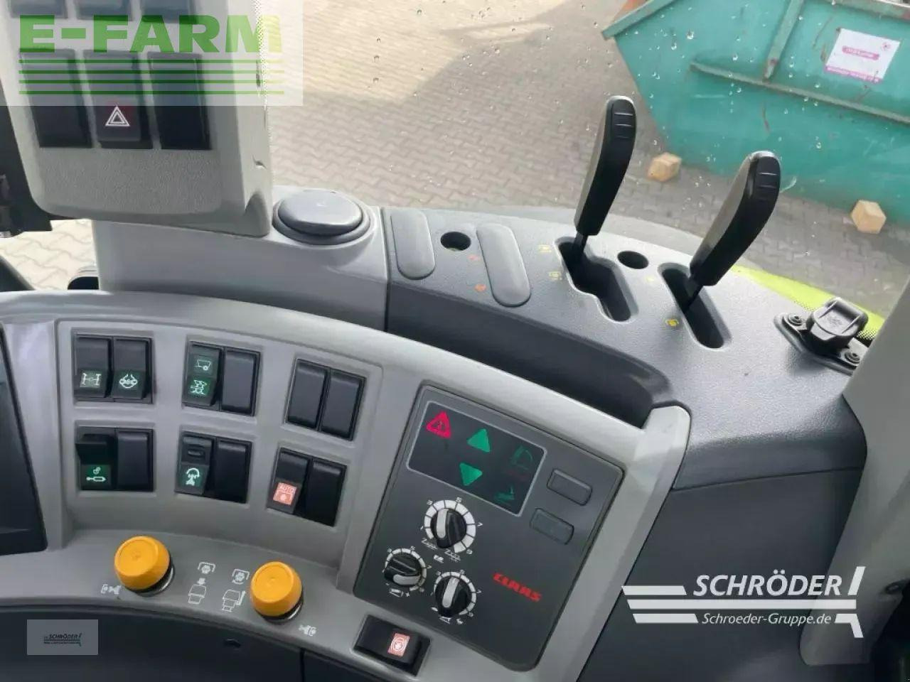 Tractor CLAAS arion 520 cebis