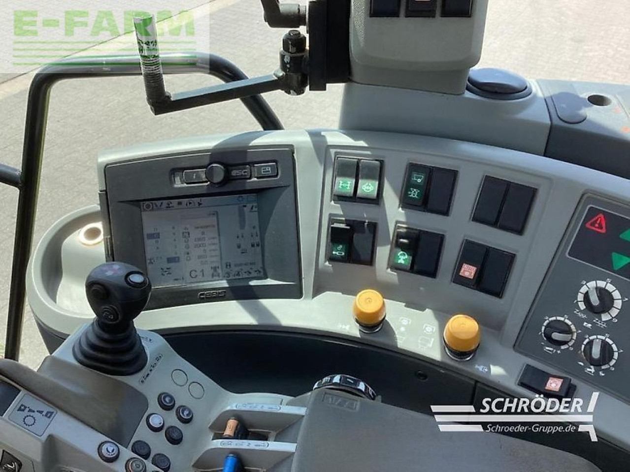 Tractor CLAAS arion 520 cebis CEBIS