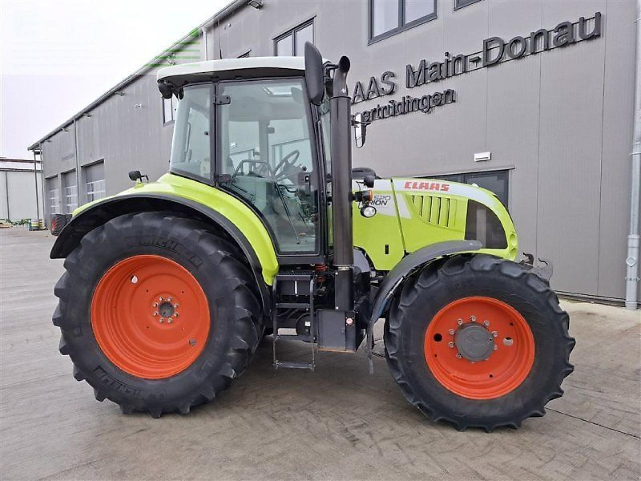 Tractor CLAAS arion 520 cis