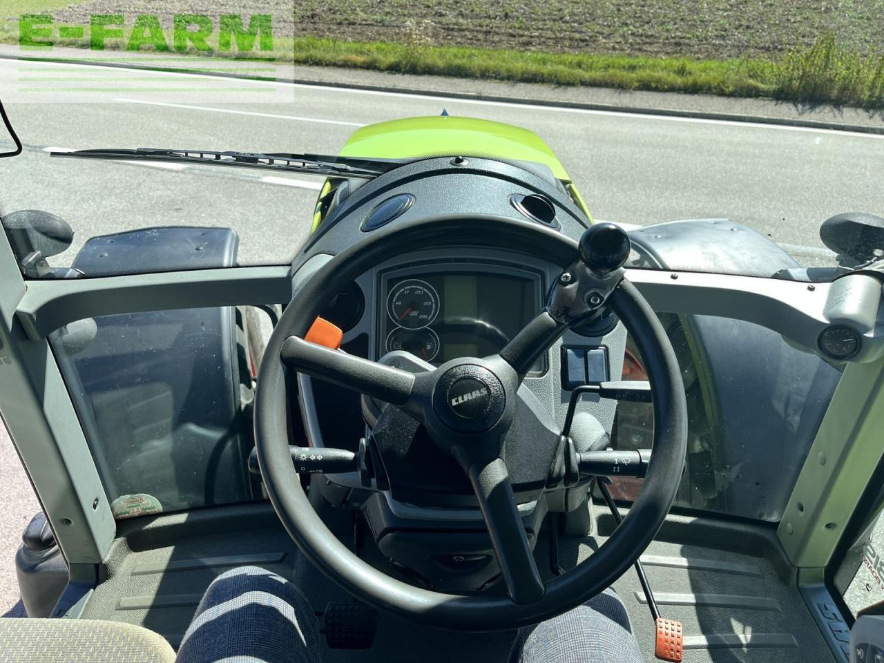 Tractor CLAAS arion 520 / lastschalt (gebrauchter arion 500)