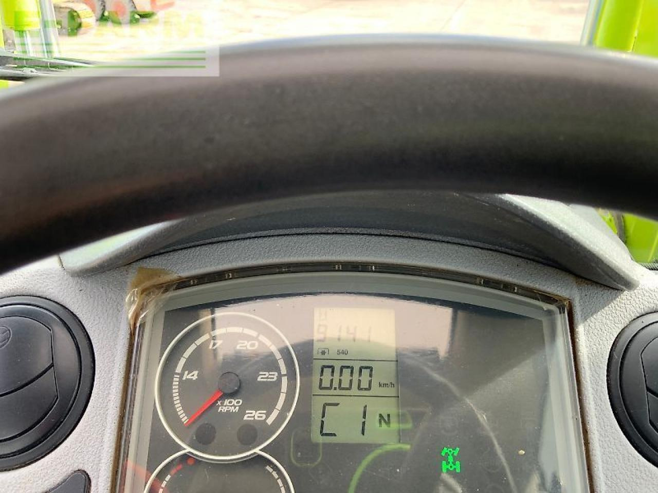 Tractor CLAAS arion 520 tractor (st23446)