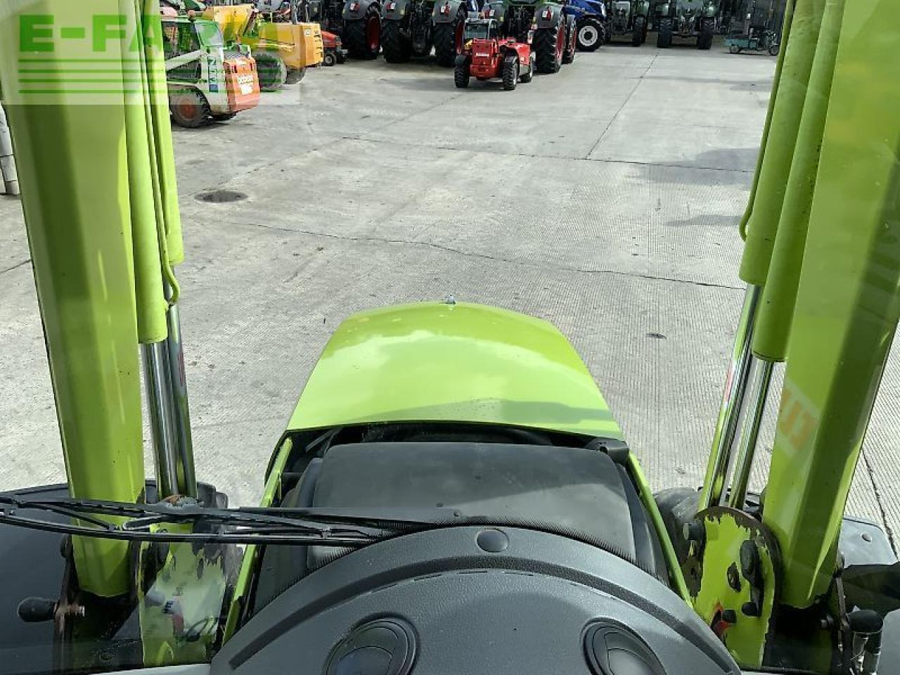 Tractor CLAAS arion 520 tractor (st23446)