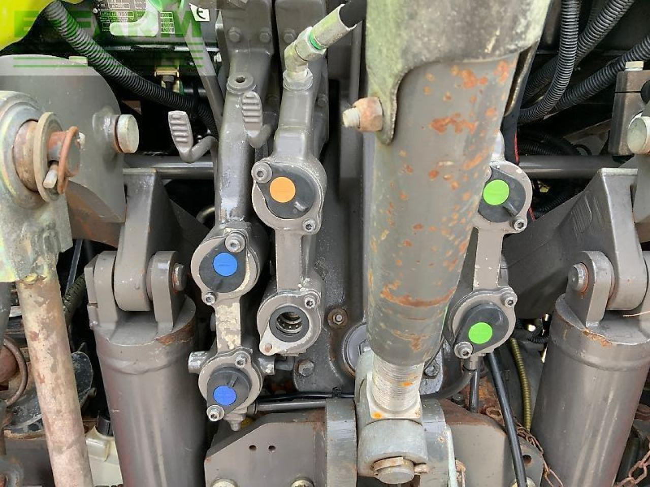 Tractor CLAAS arion 520 tractor (st23446)