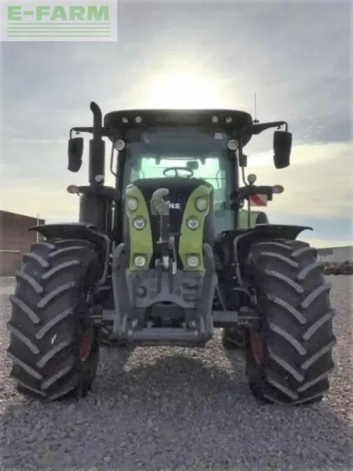 Tractor CLAAS arion 530