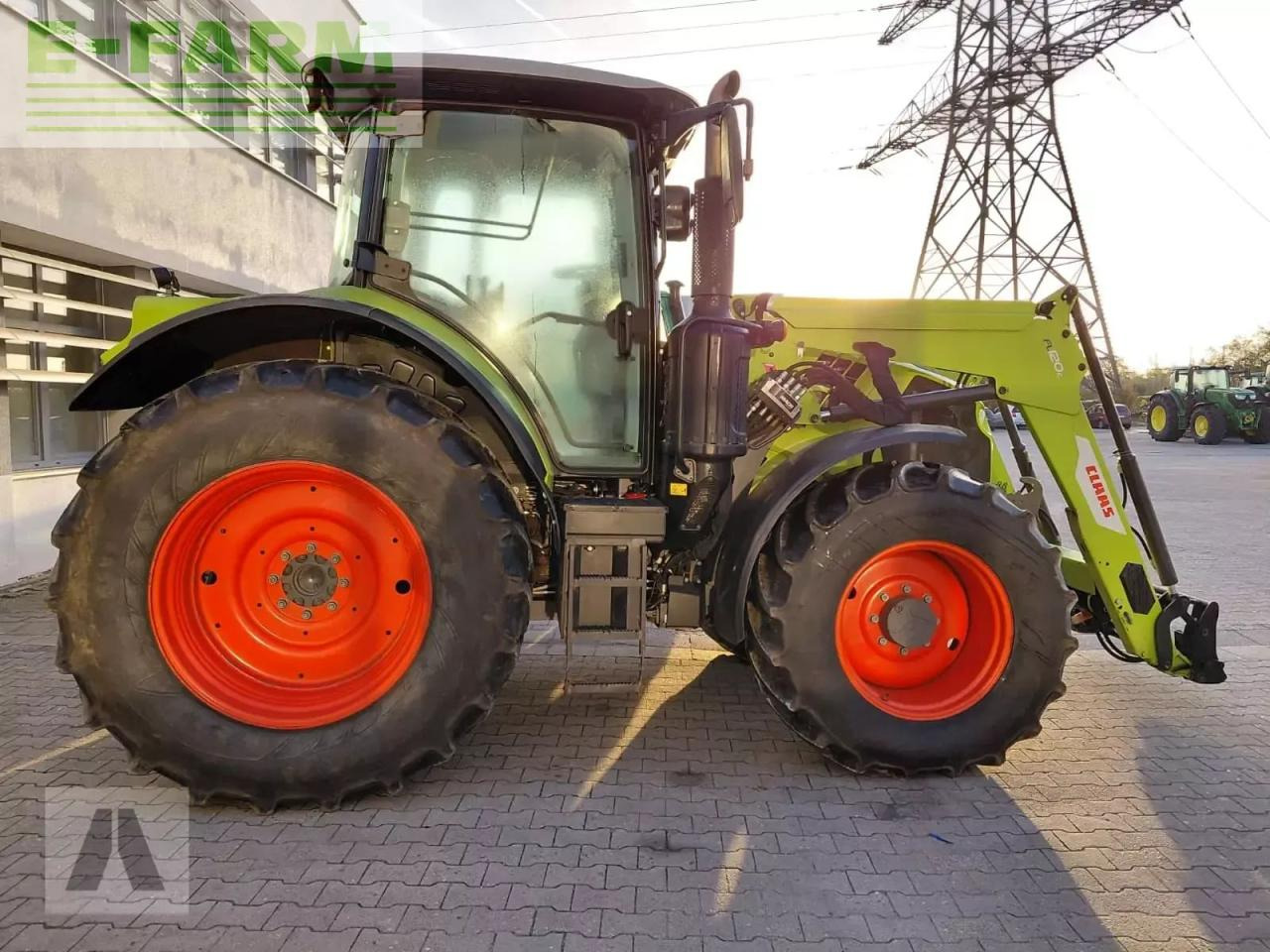Tractor CLAAS arion 530