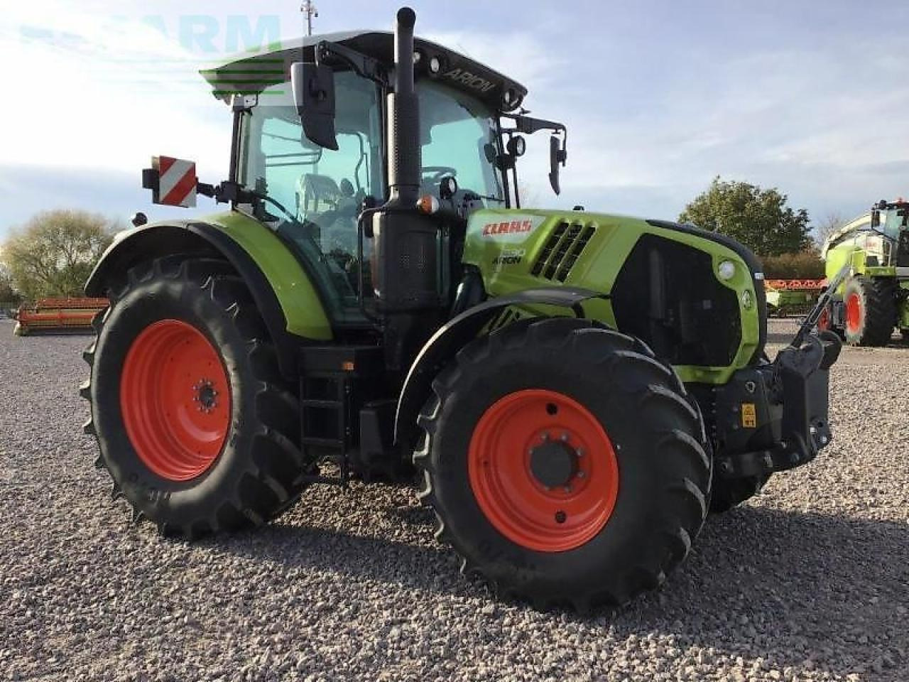 Tractor CLAAS arion 530