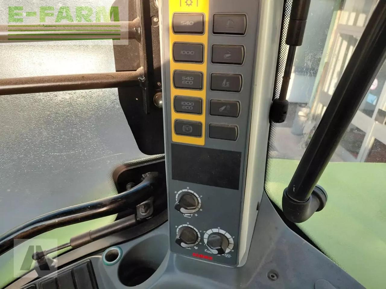 Tractor CLAAS arion 530