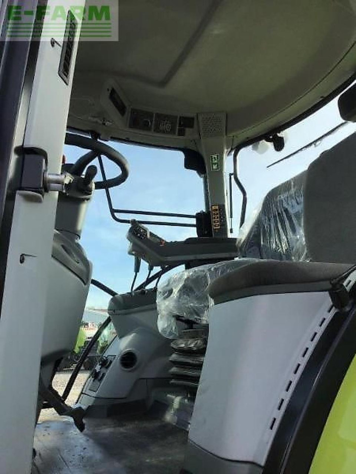 Tractor CLAAS arion 530