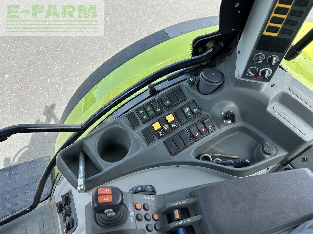 Tractor CLAAS arion 530 cis+ CIS