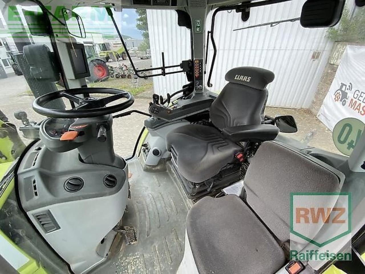 Tractor CLAAS arion 530 cis CIS