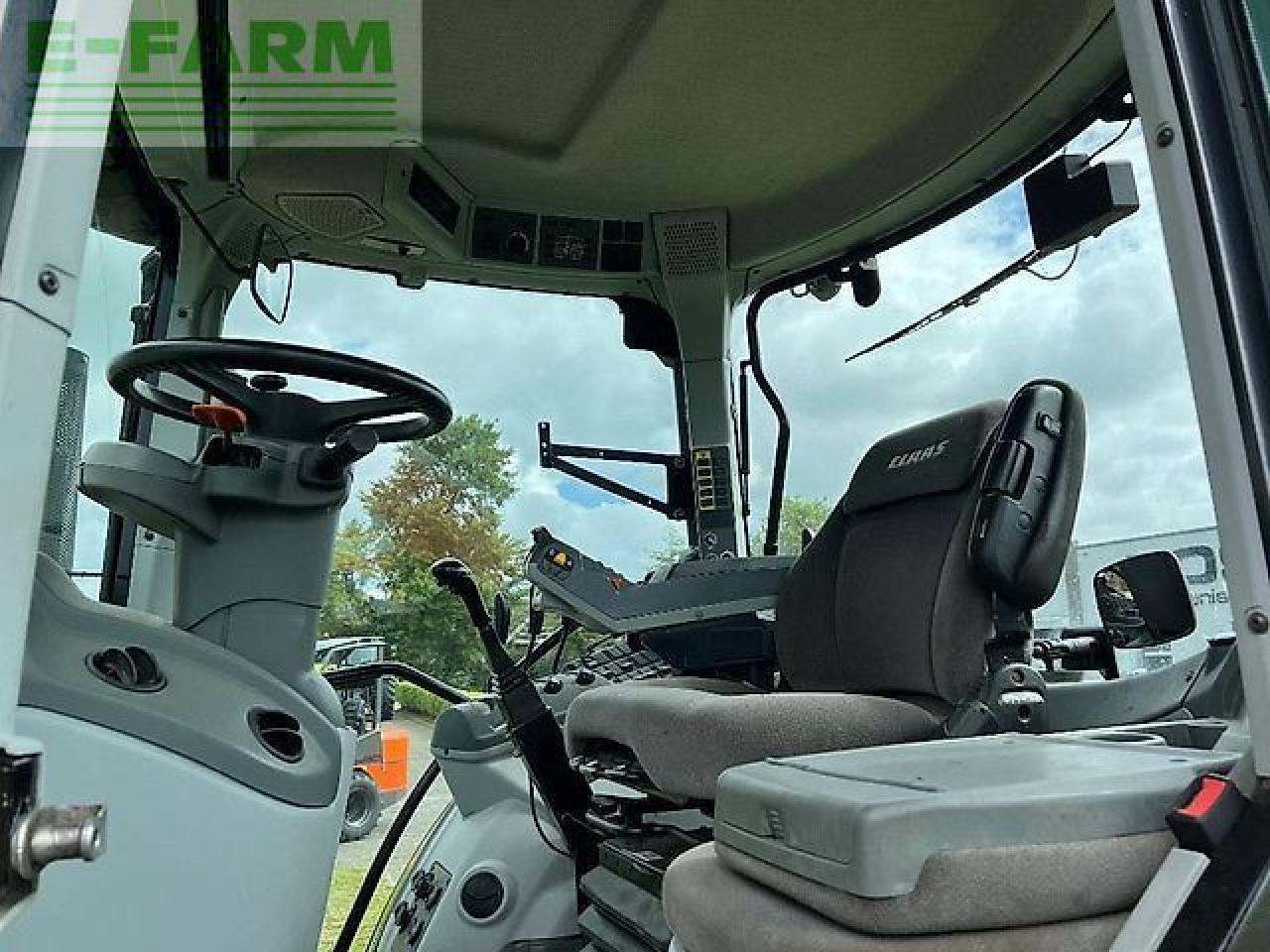 Tractor CLAAS arion 530 cis CIS