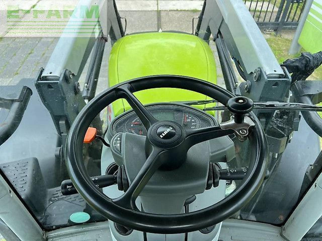 Tractor CLAAS arion 530 cis CIS