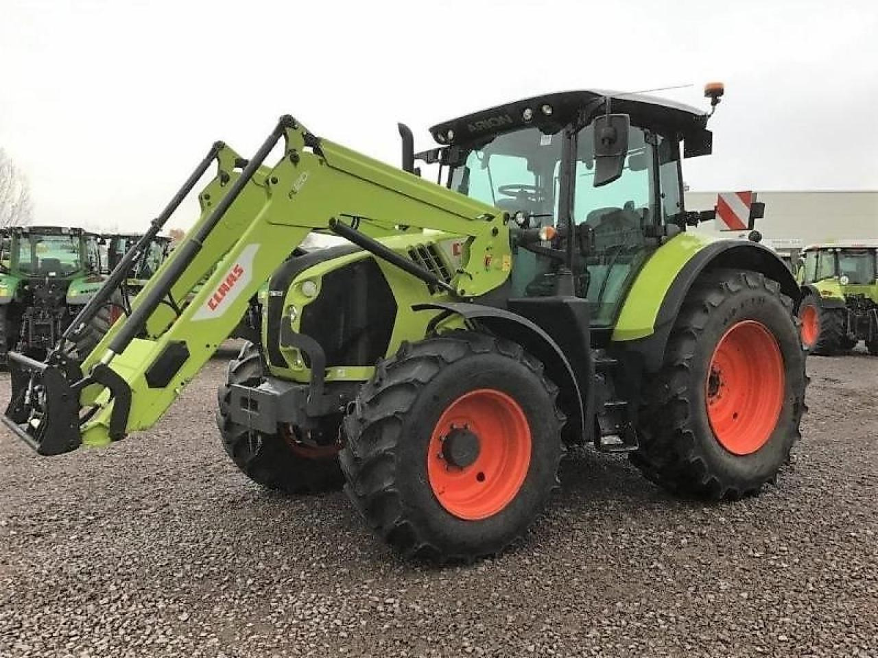 Tractor CLAAS arion 530 hexashift