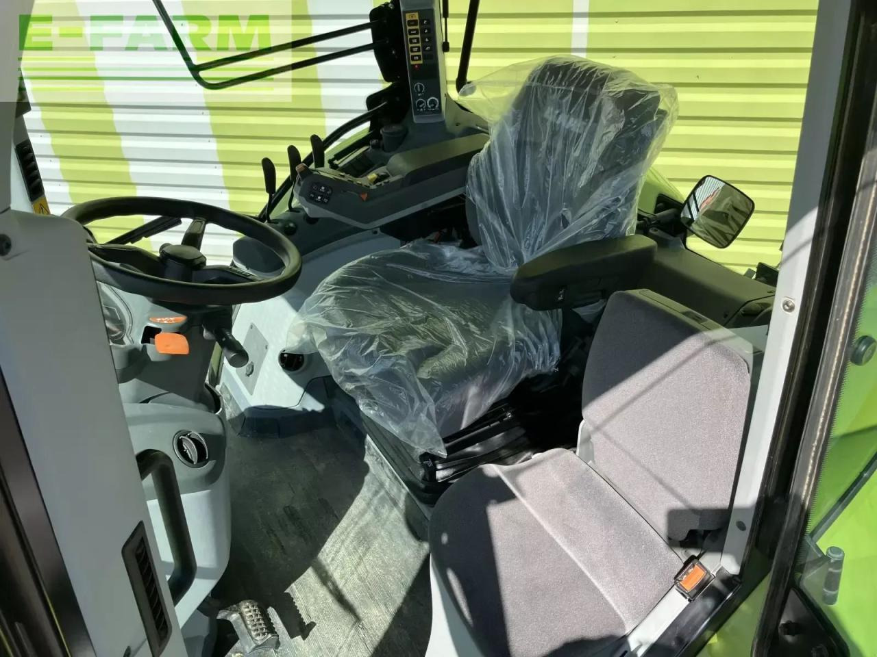 Tractor CLAAS arion 530 hexashift