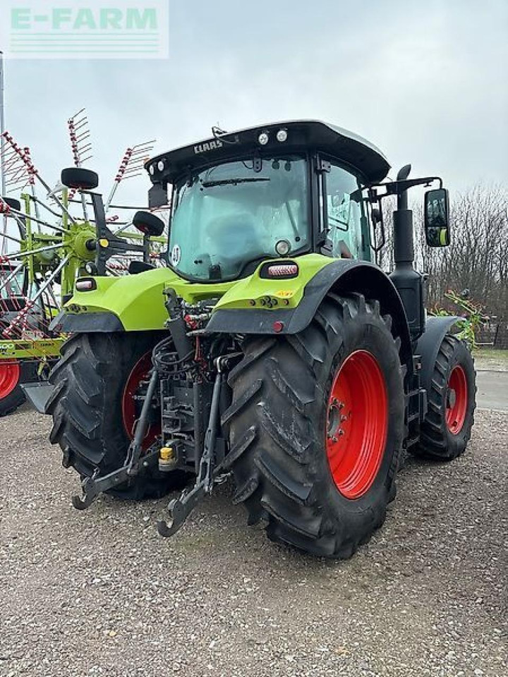 Tractor CLAAS arion 550