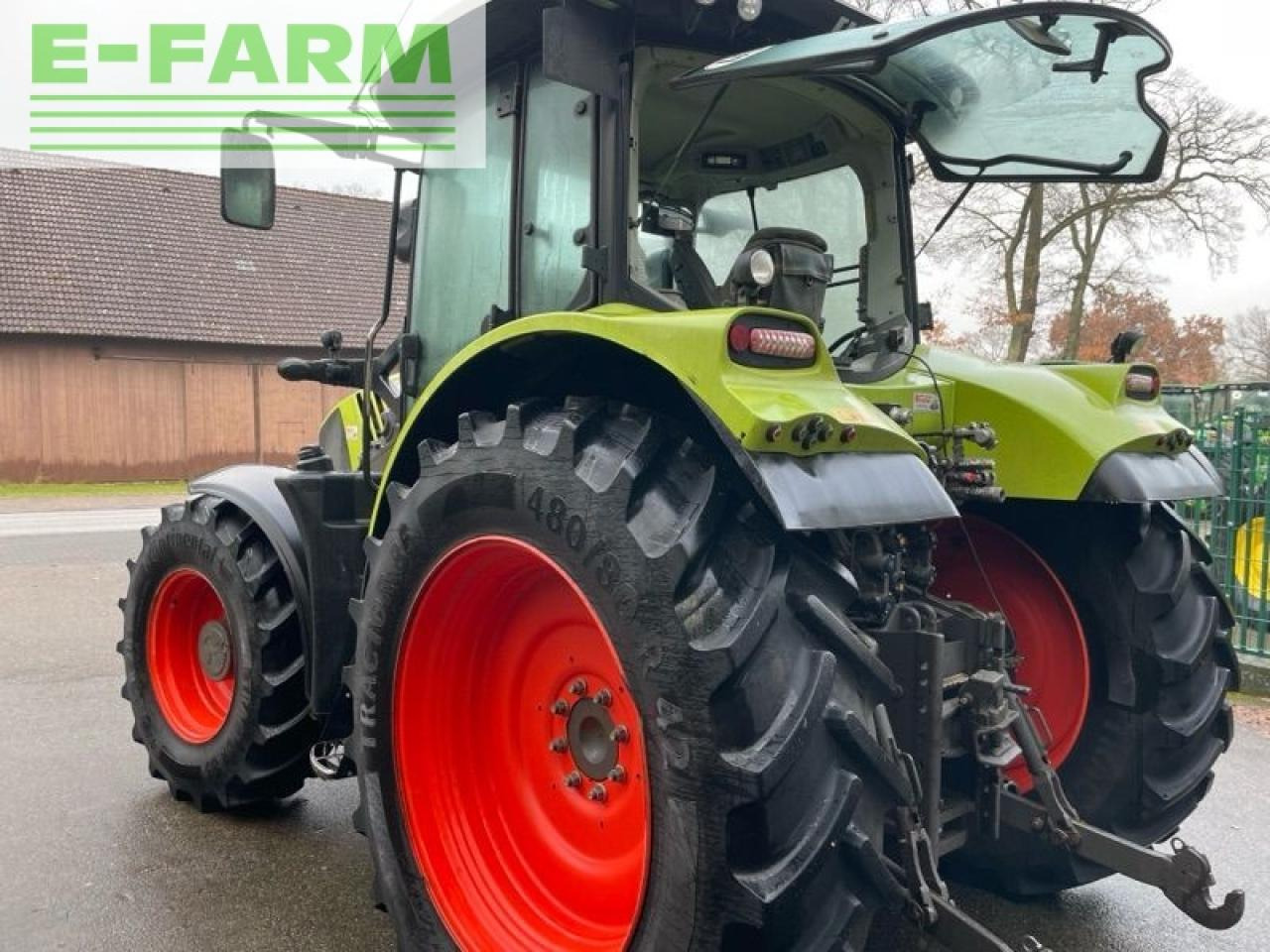 Tractor CLAAS arion 550