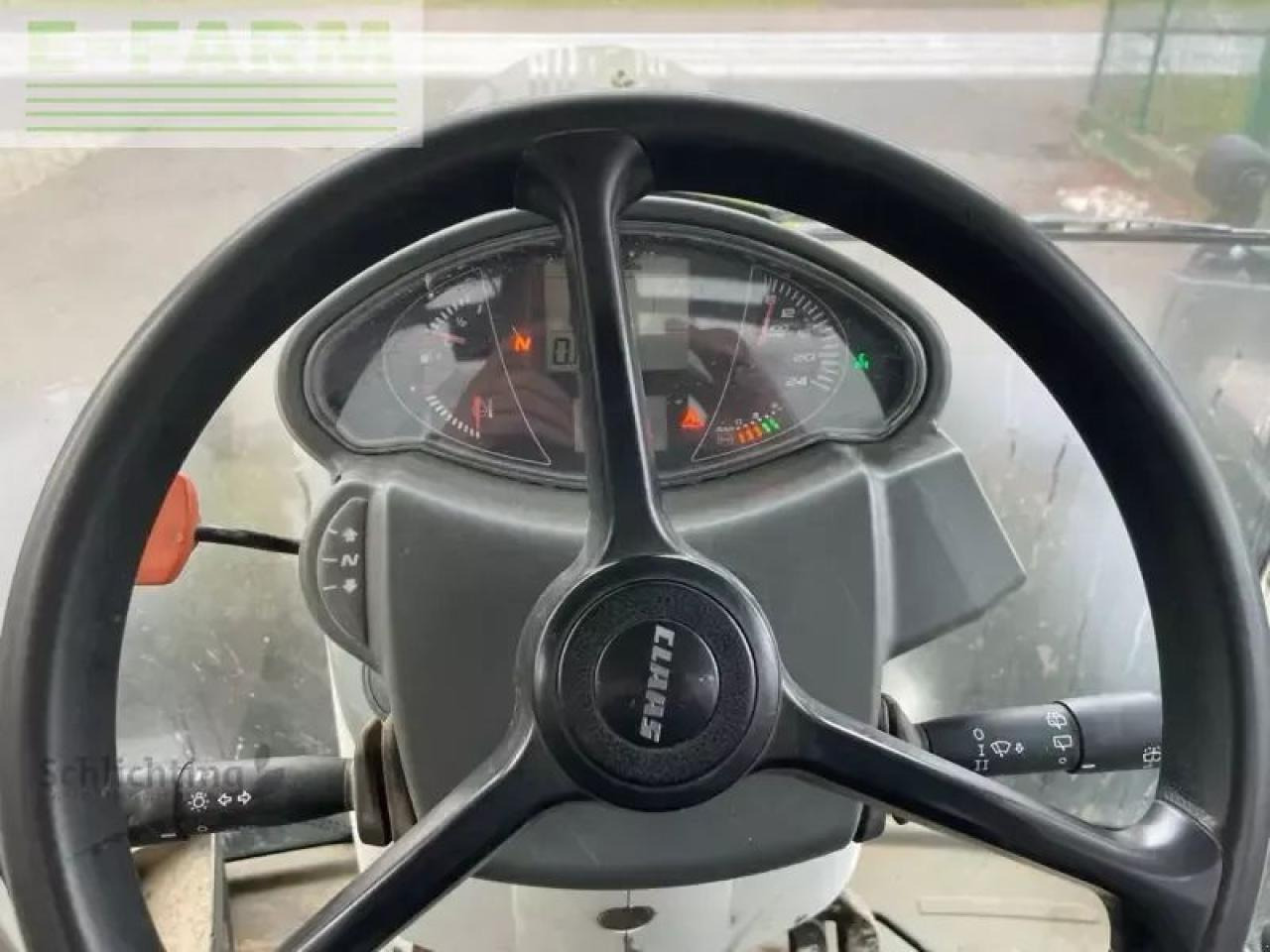 Tractor CLAAS arion 550