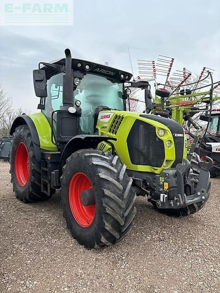 Tractor CLAAS arion 550