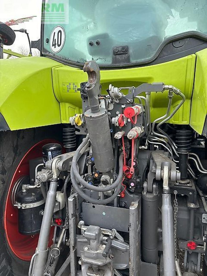 Tractor CLAAS arion 550