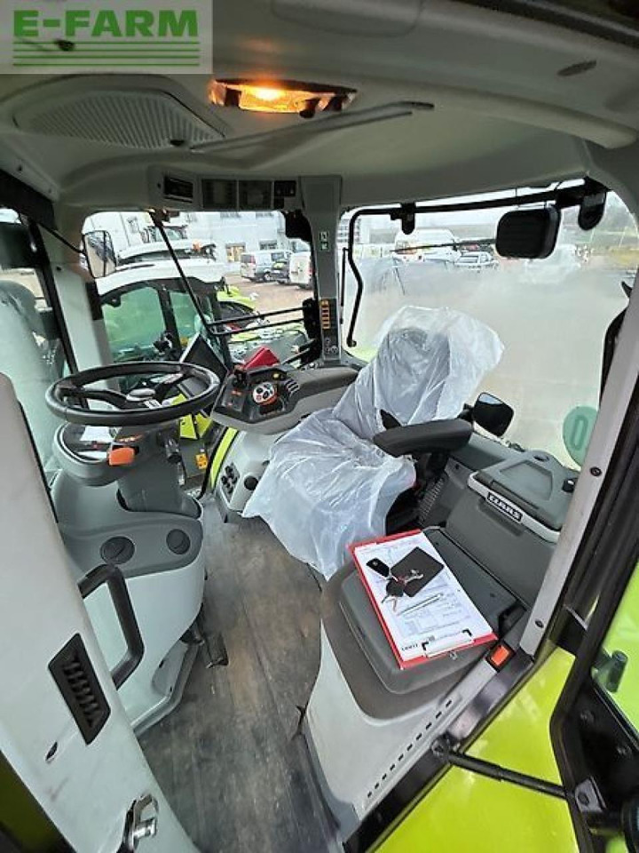 Tractor CLAAS arion 550