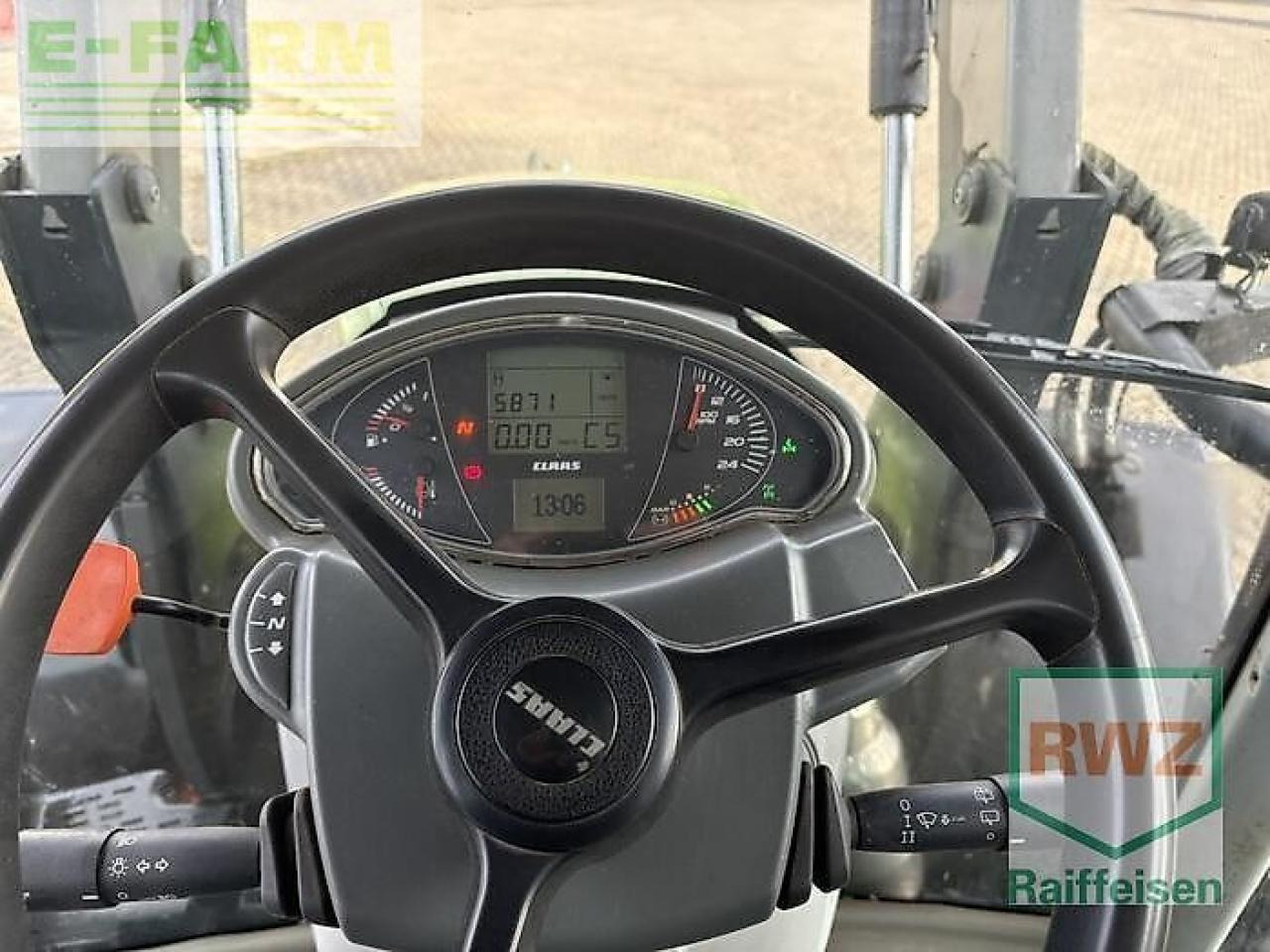 Tractor CLAAS arion 550