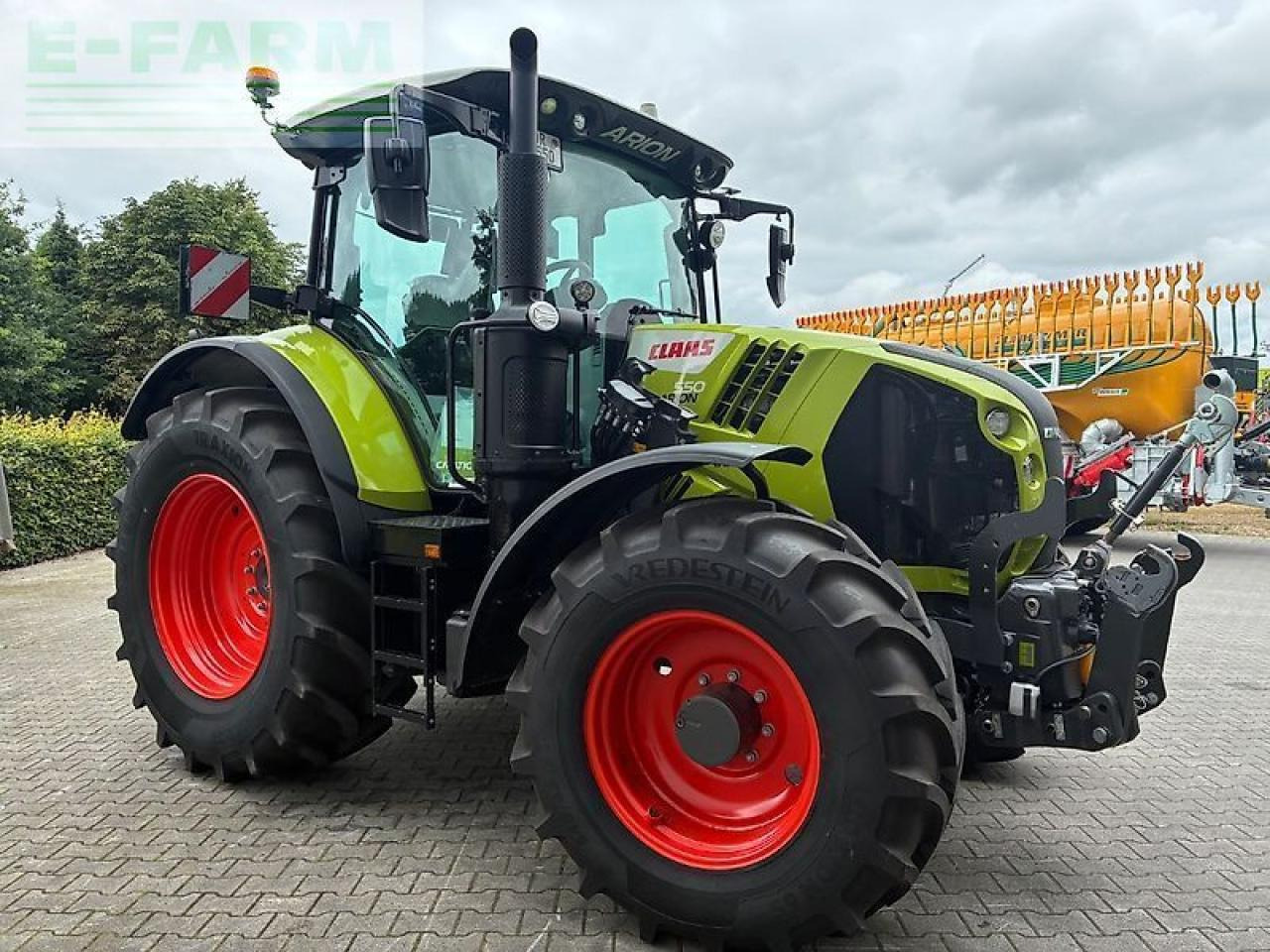 Tractor CLAAS arion 550 cmatic