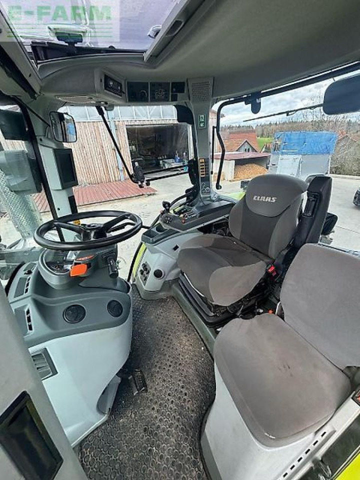 Tractor CLAAS arion 550 cmatic