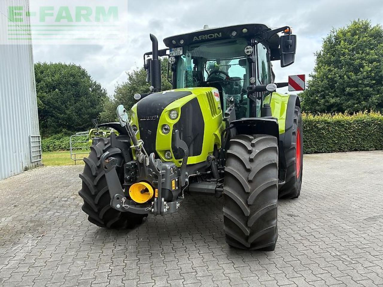 Tractor CLAAS arion 550 cmatic